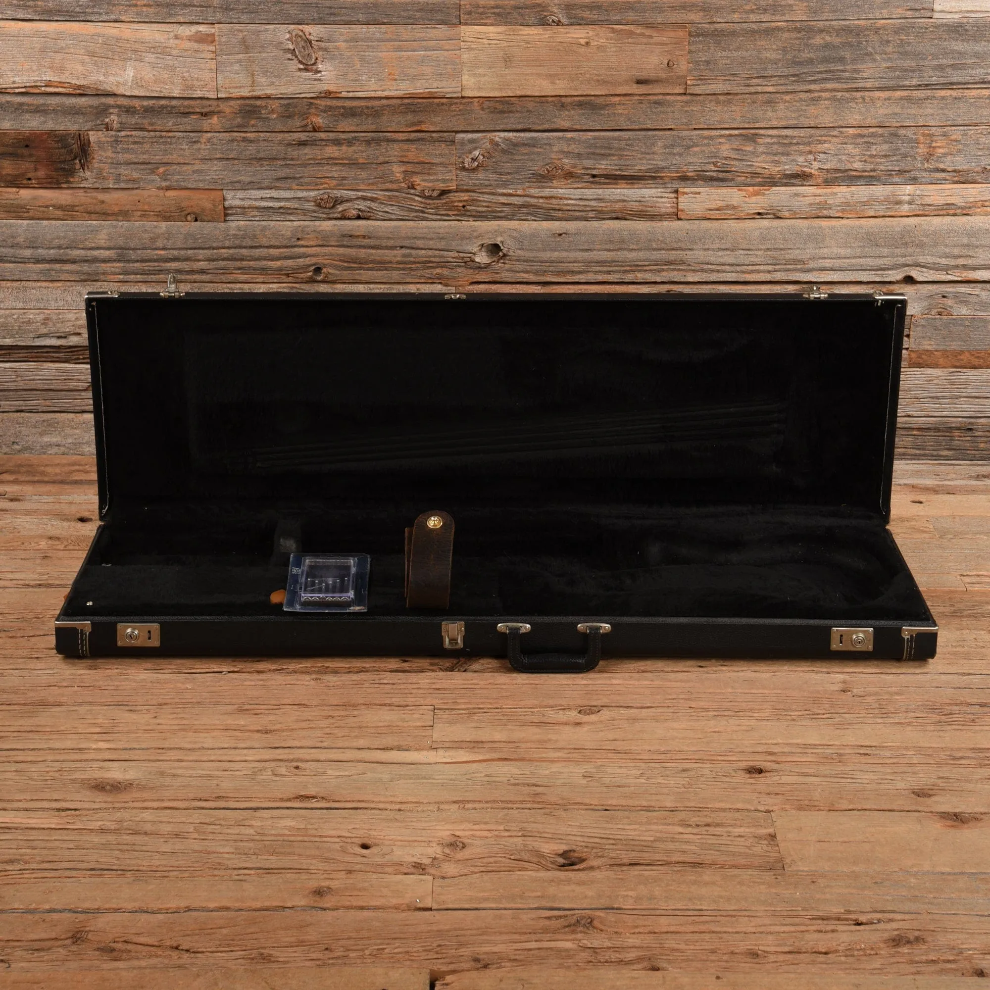 Alembic Essece 4 String Bass Natural