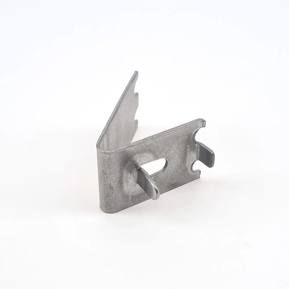 Grand Deluxe wire shelf bracket