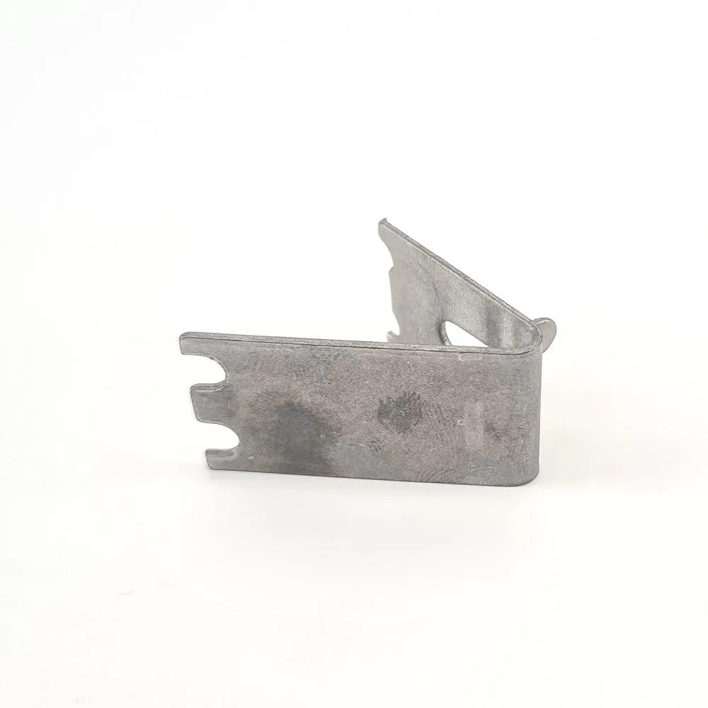 Grand Deluxe wire shelf bracket