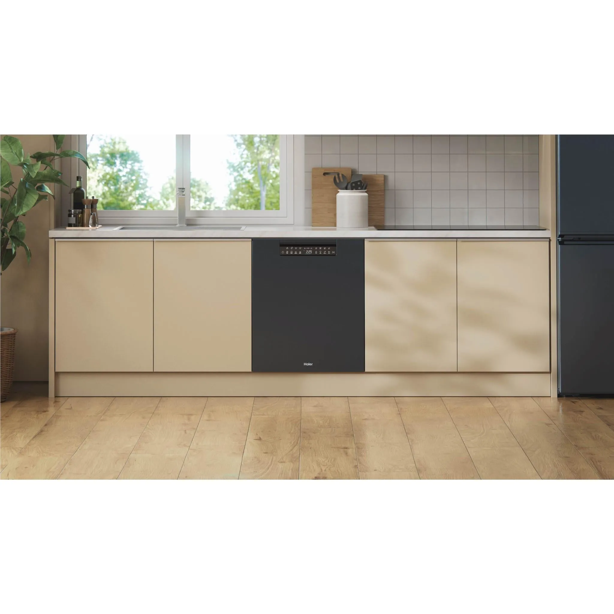 Haier HDW15U3B1 15-Place Setting Built Under Dishwasher (Black)