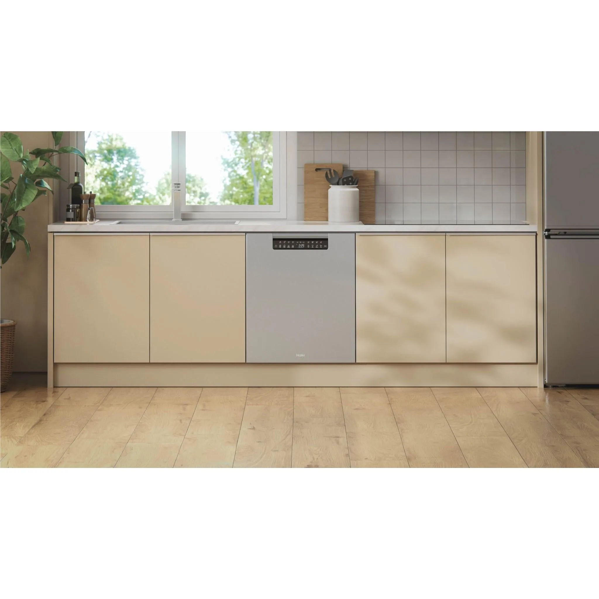 Haier HDW15U3S1 15-Place Setting Built Under Dishwasher (Stainless Steel)