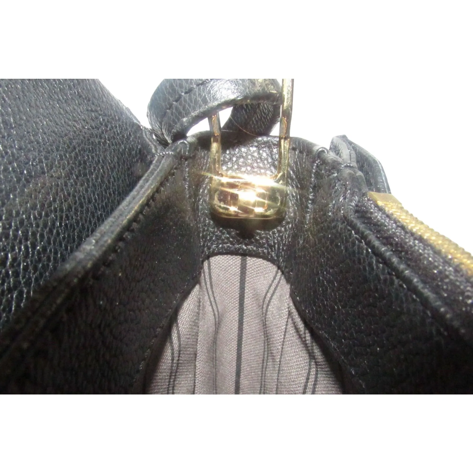 Louis Vuition Vavin Black Empriente Leather Shoulder Bag with a Rolled Leather Adjustable Strap & Lots of Compartments