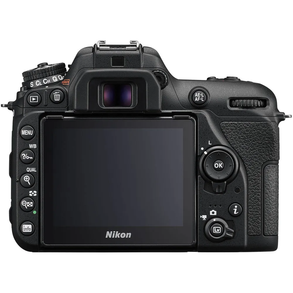 Nikon D7500 dslr camera with 18-140mm lens