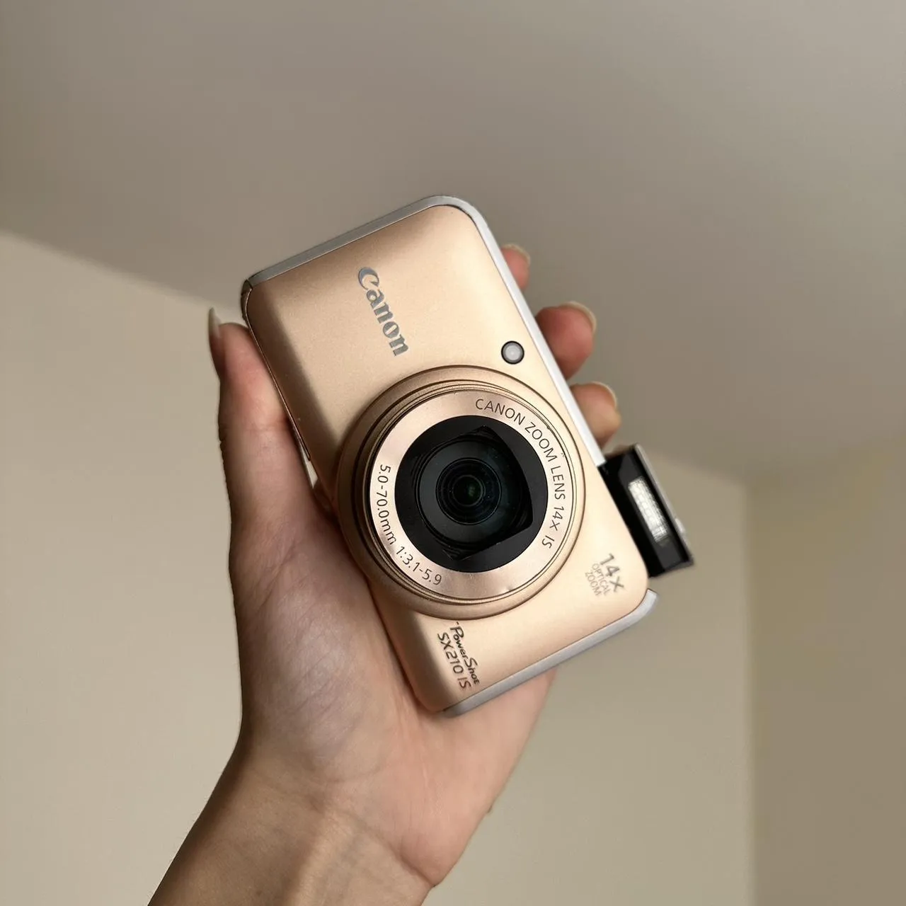 Vintage Canon PowerShot SX210 IS digital camera 📸